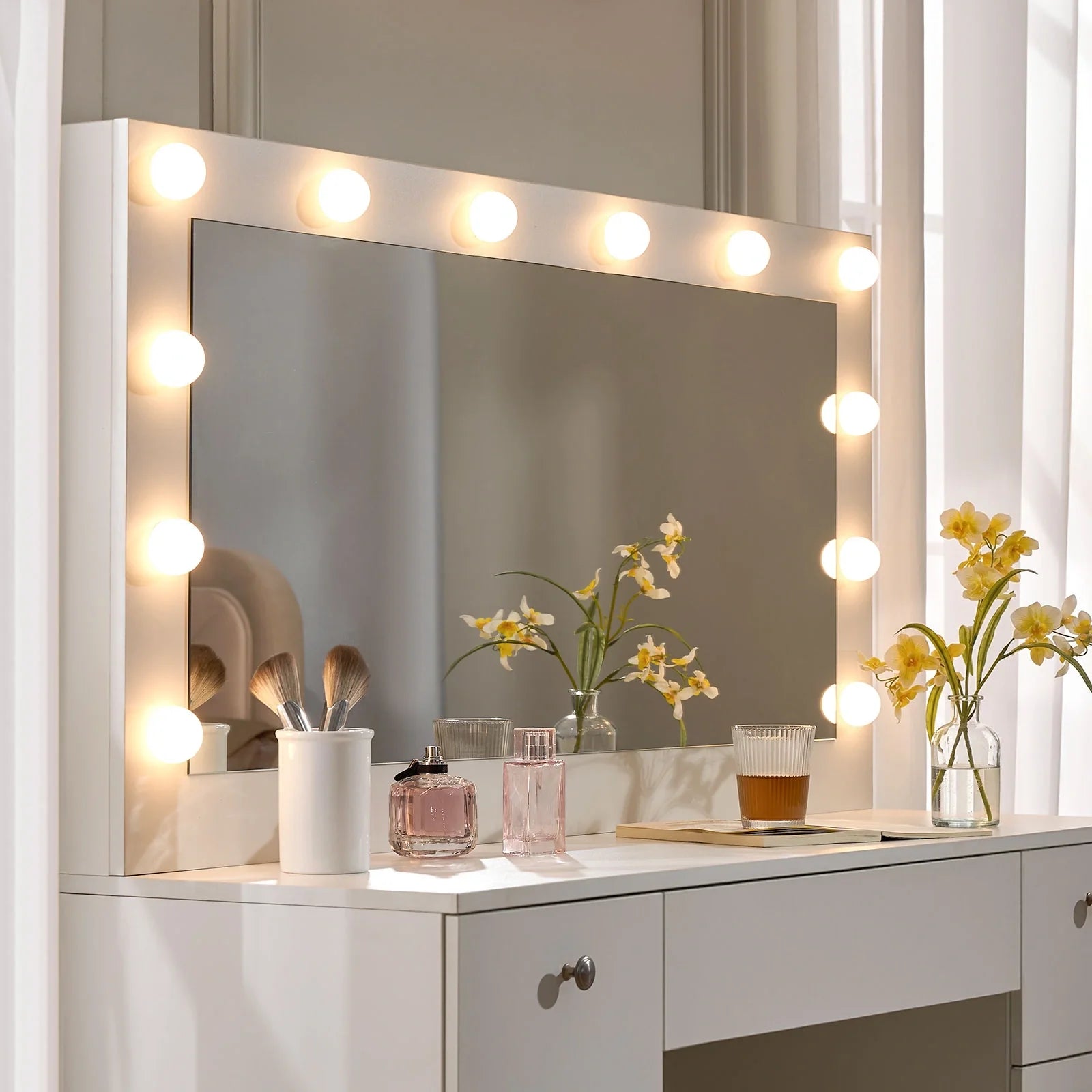 Modena Hollywood Dressing Table Set | 12 LED Bulbs | 7 Drawers | White